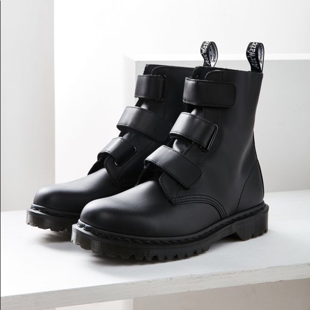 Dr martens coralia boots